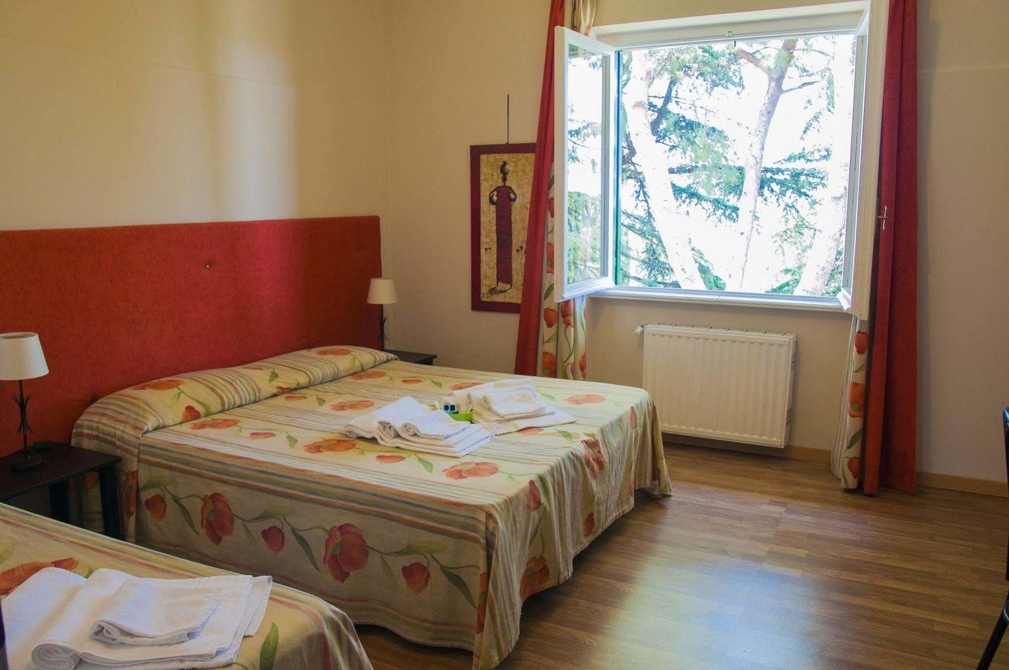 Hotel Villa Maria Luigia 弗拉斯卡蒂 外观 照片